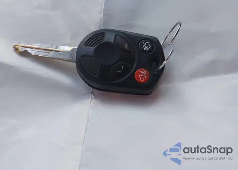 2011 Ford Escape Limited из США, поврежденный, VIN 1FMCU0E74BKA38535